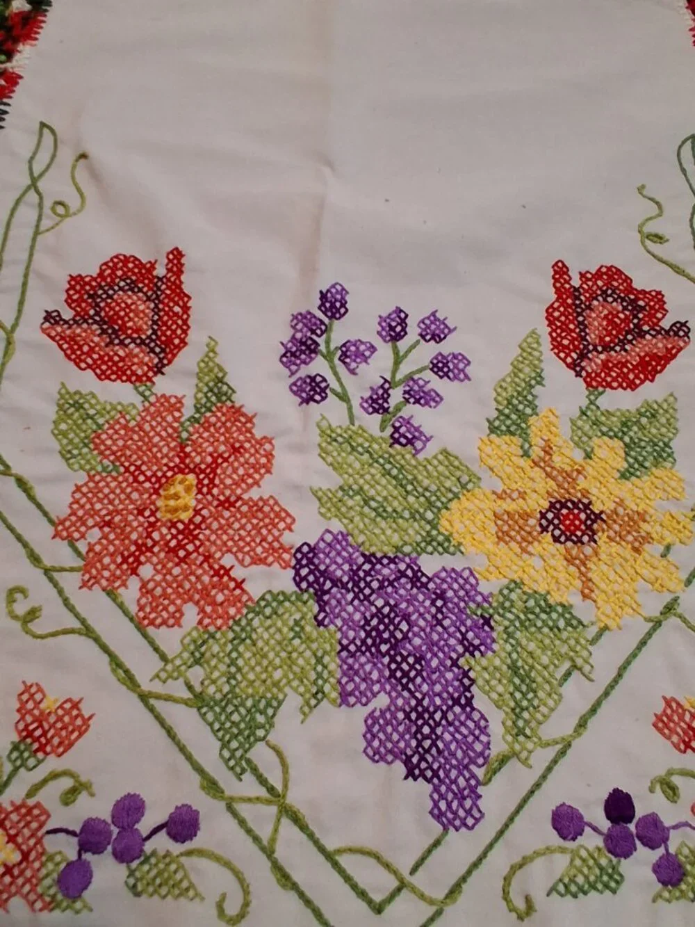 Embroidered Floral Table Runner